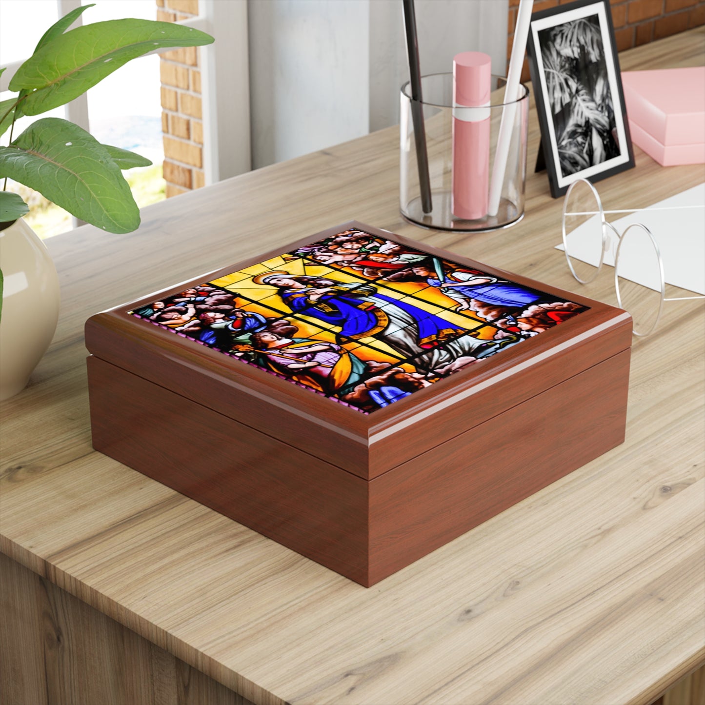 Our Lady, Queen of Hope #ReliquaryBox #JewelryBox