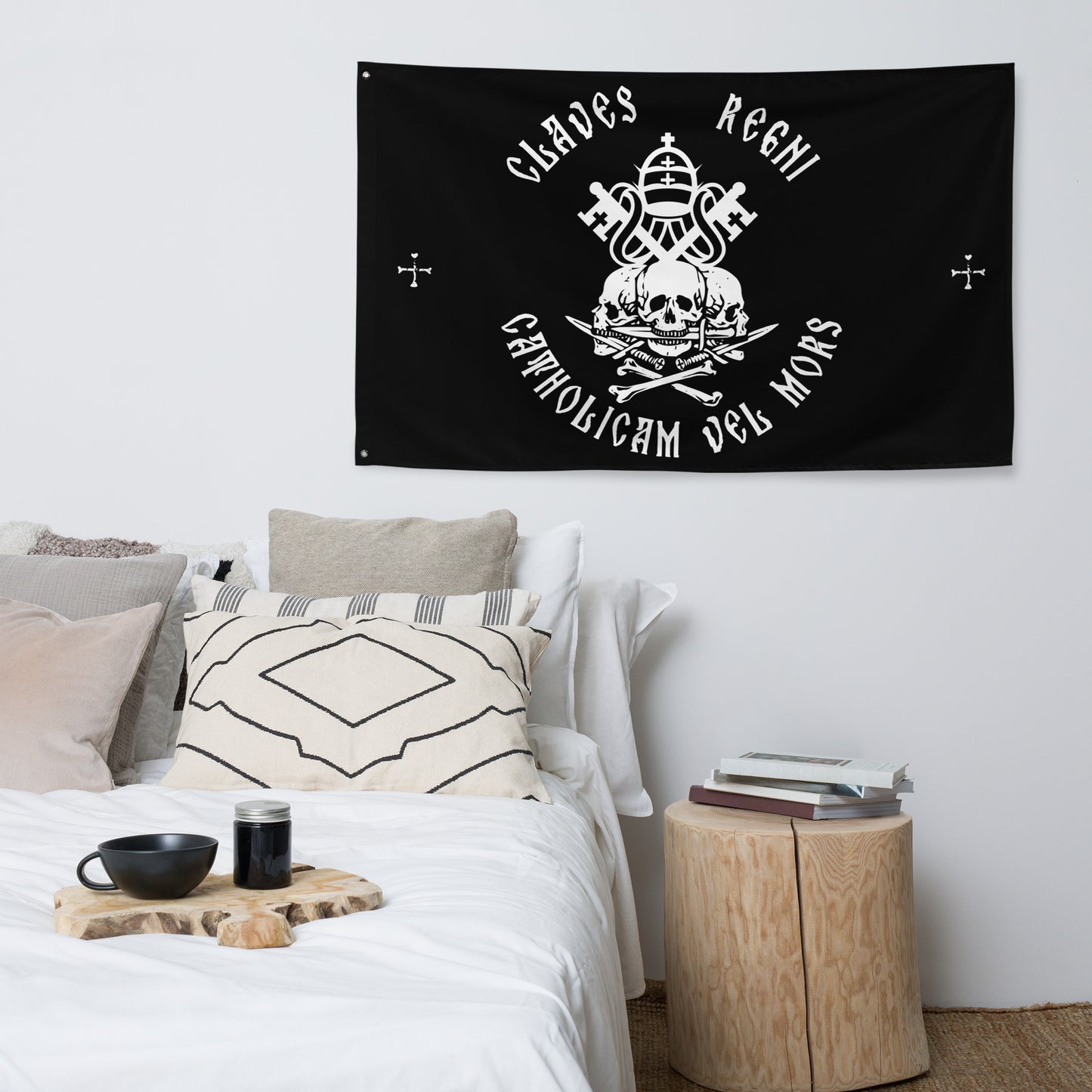 CLAVES REGNI CATHOLICAM VEL MORS - Flag The keys of the Kingdom - Catholic or death - 34½ x 56 inches (87.6x142.2 cm)