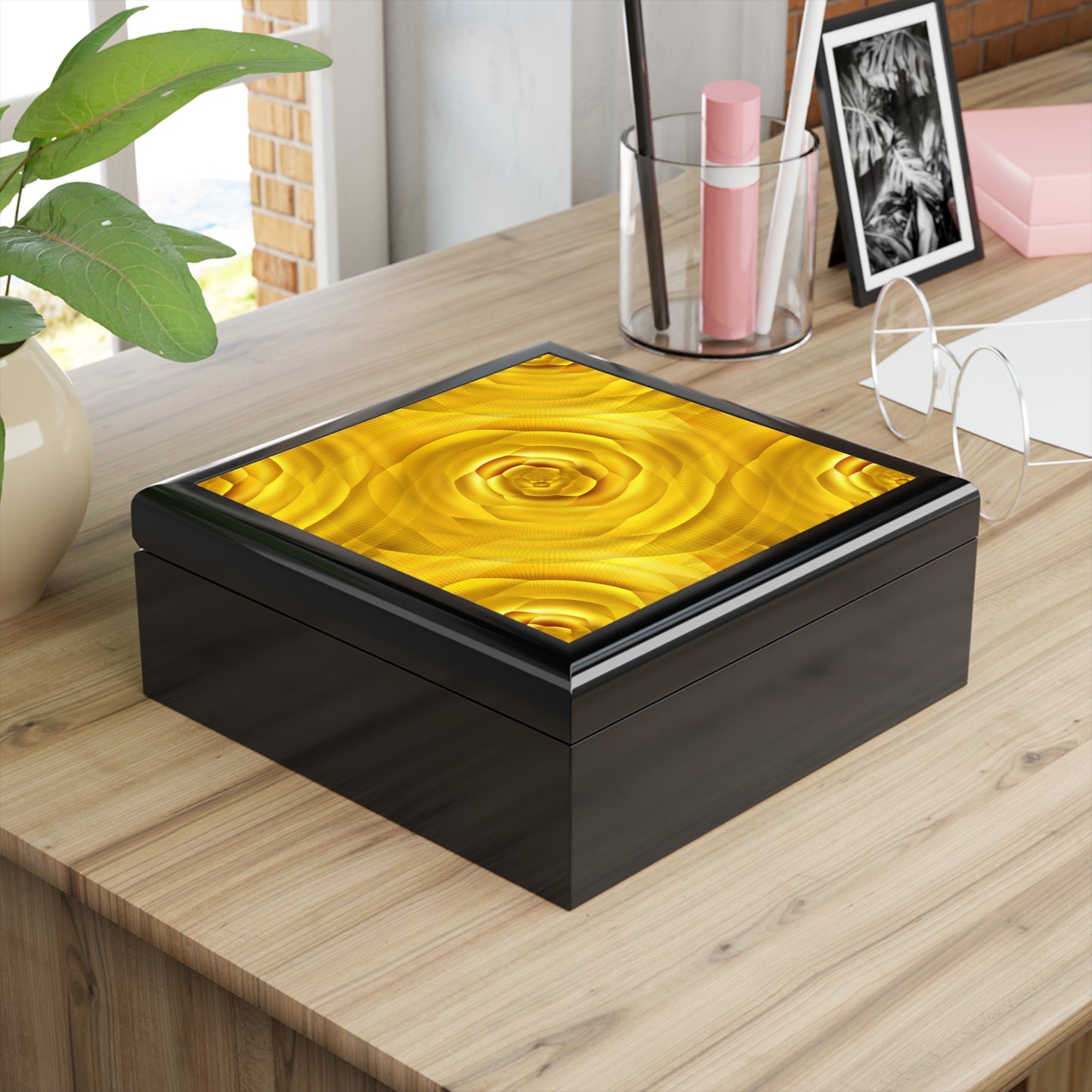 Gold #ReliquaryBox #JewelryBox